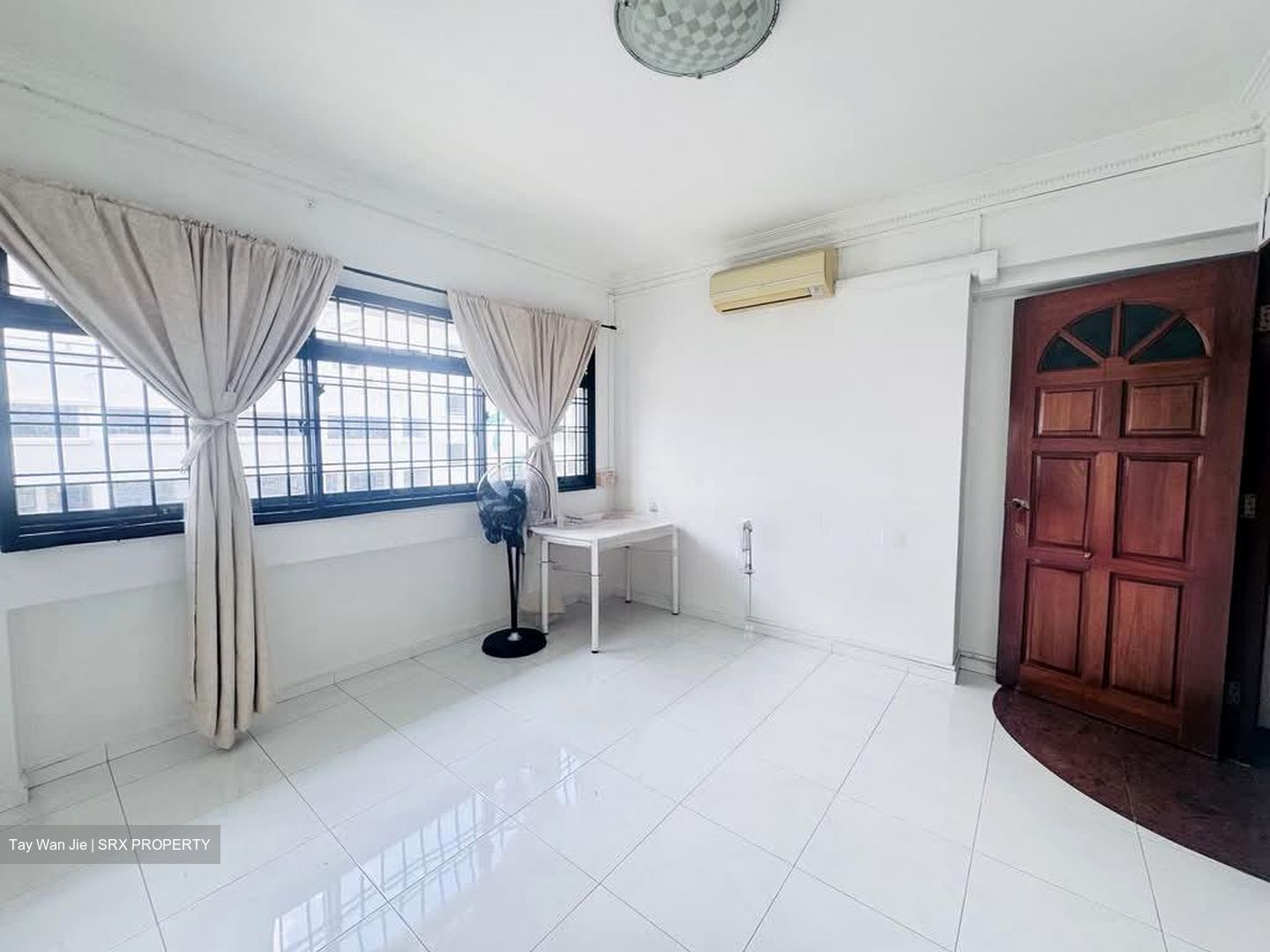 Blk 577 Hougang Avenue 4 (Hougang), HDB Executive #538598931